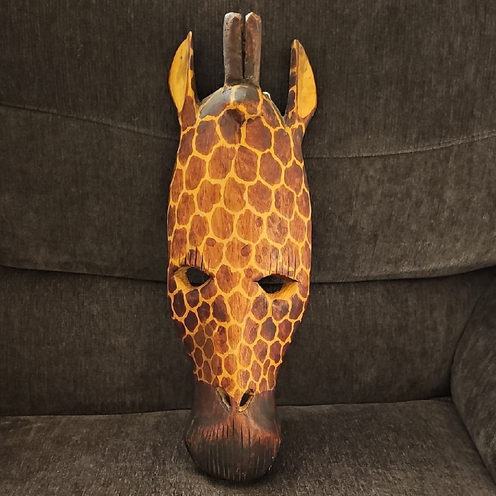 🤎💛Giraffe Carved Wood Decorative Mask